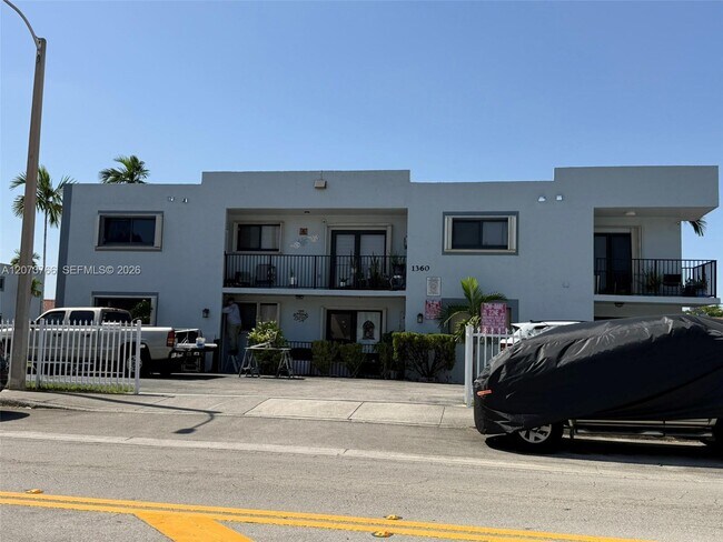 Building Photo - 1360 W 41st St