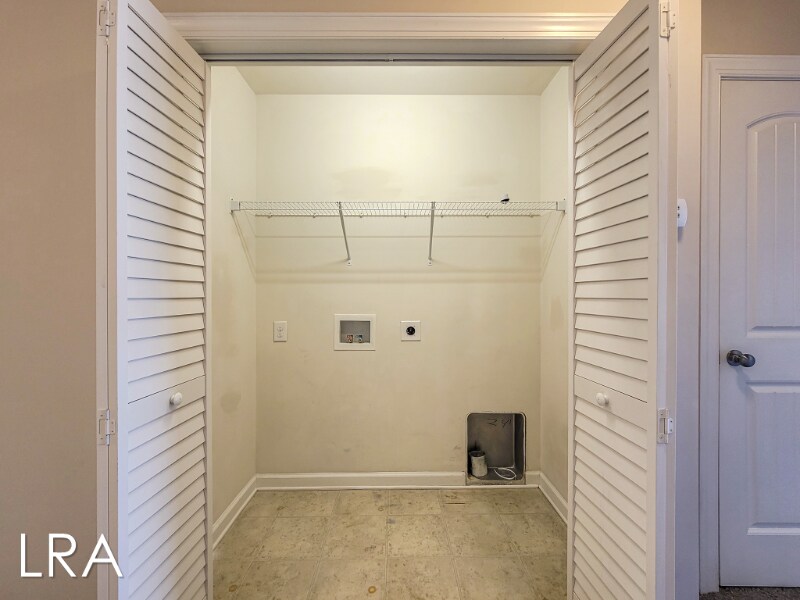 Building Photo - 127 Beacon Woods Dr