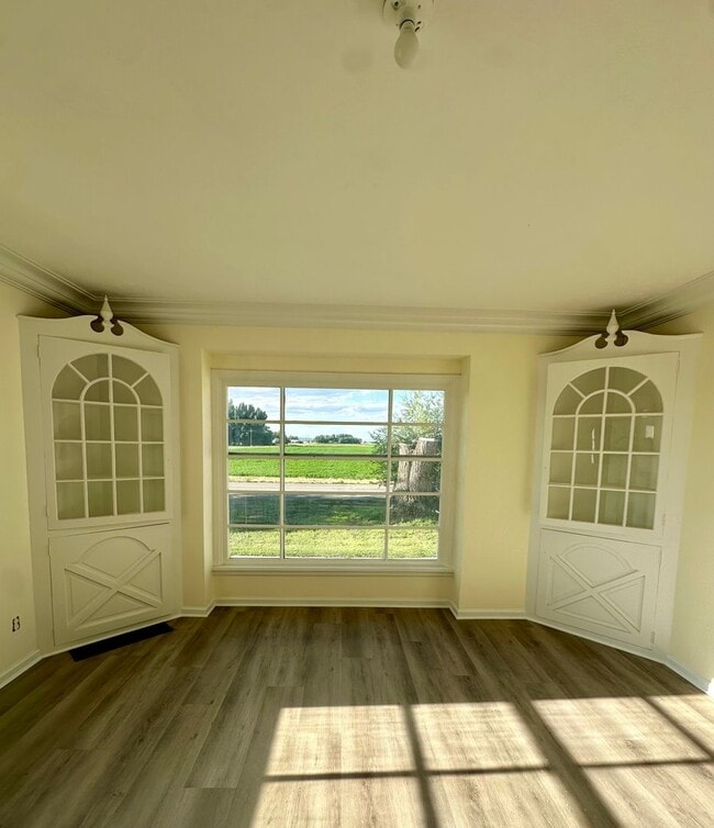 Building Photo - Country Home For Rent!