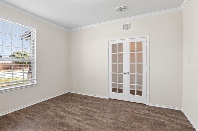 Building Photo - 709 Hummingbird Ln