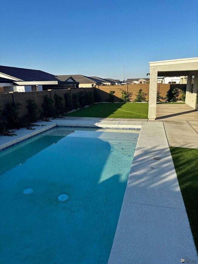 Building Photo - 7615 E 36th Pl