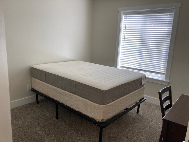 Building Photo - 2025 N 380 E