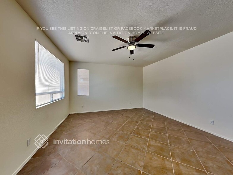 Building Photo - 828 W Roeser Rd