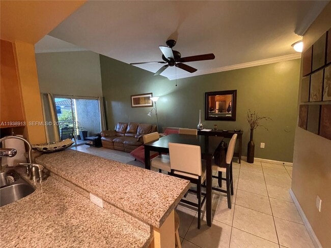 Building Photo - 9711 Fontainebleau Blvd