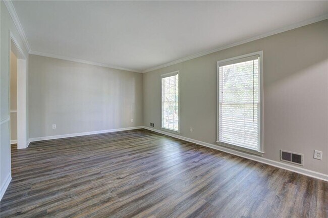 Building Photo - 4566 Mountain Creek Dr
