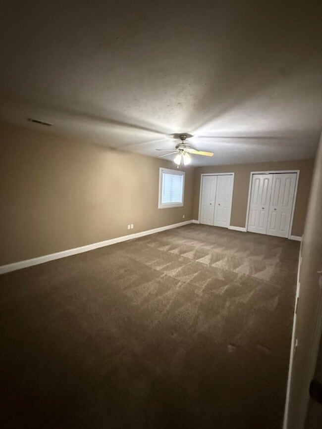 Building Photo - 409 DALHLIA