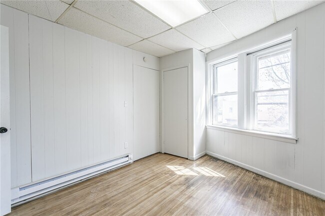 Building Photo - 85 Mapledale St
