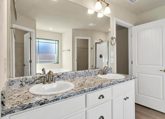 Building Photo - 3639 Ranch Dr