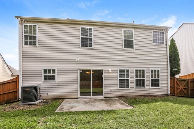 Building Photo - 8810 Laurel Run Dr