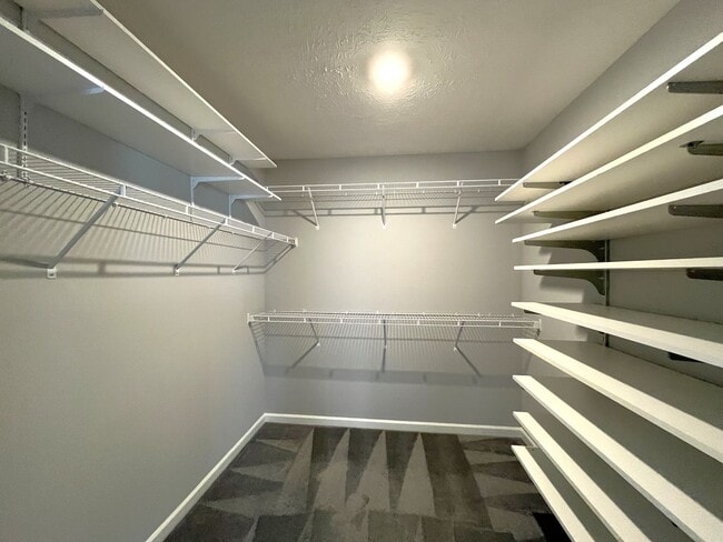 Building Photo - Immaculate 3 Bedroom 3 Bath Townhome in Smyrna!