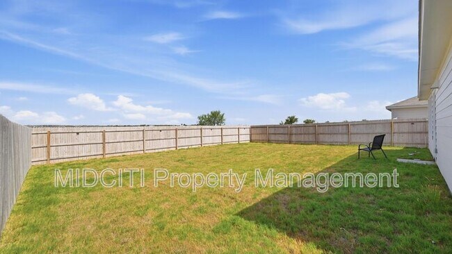 Building Photo - 3159 Dispatch Dr
