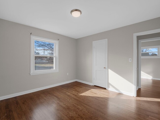 Building Photo - 4 Bedroom/ 2 Bath Home for Rent in NW Roanoke