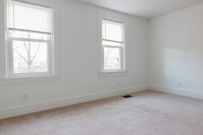 Building Photo - 321 Seward St