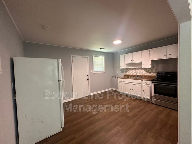 Building Photo - 1261 Thelbert Dr
