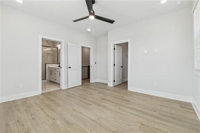 Building Photo - 428 Meadows Ln