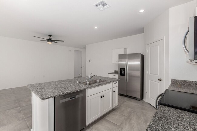 Building Photo - Beautiful 3 bed, 2 bath Casa Grande home