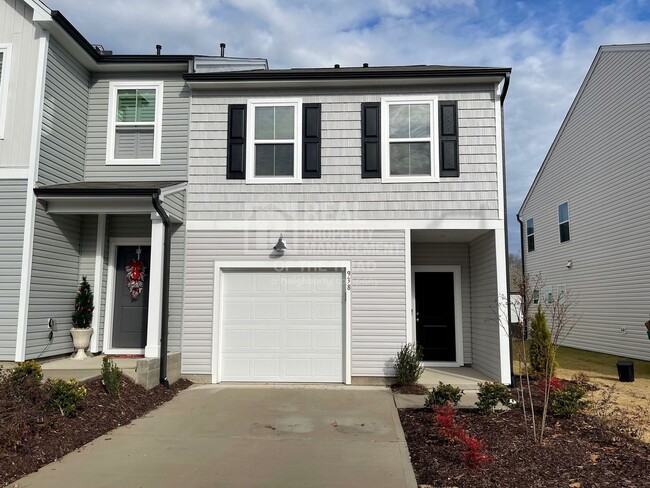 Primary Photo - Brand New 3bd/2.5BA END UNIT townhome in F...