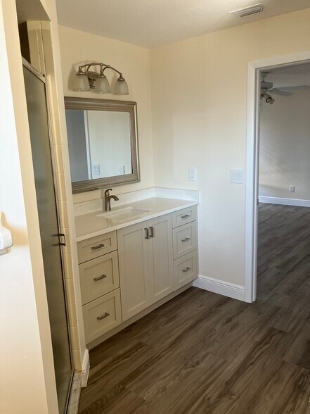 Master Walk-In shower and vanity - 3712 SW 5th Pl