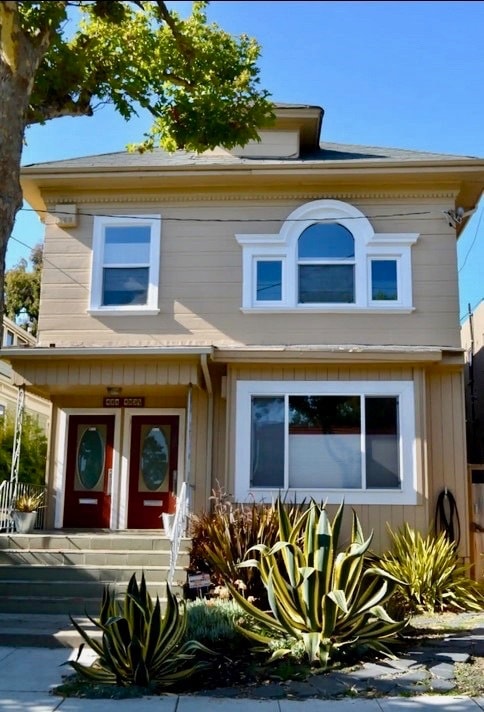 Building Photo - 482 38th St