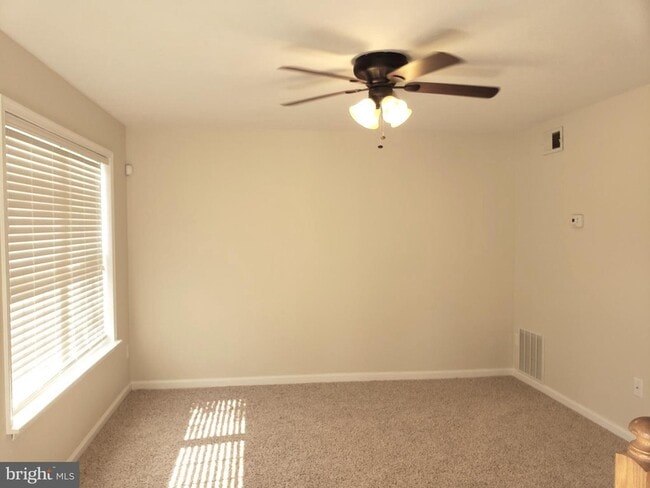 Building Photo - 310 Goose Creek Dr