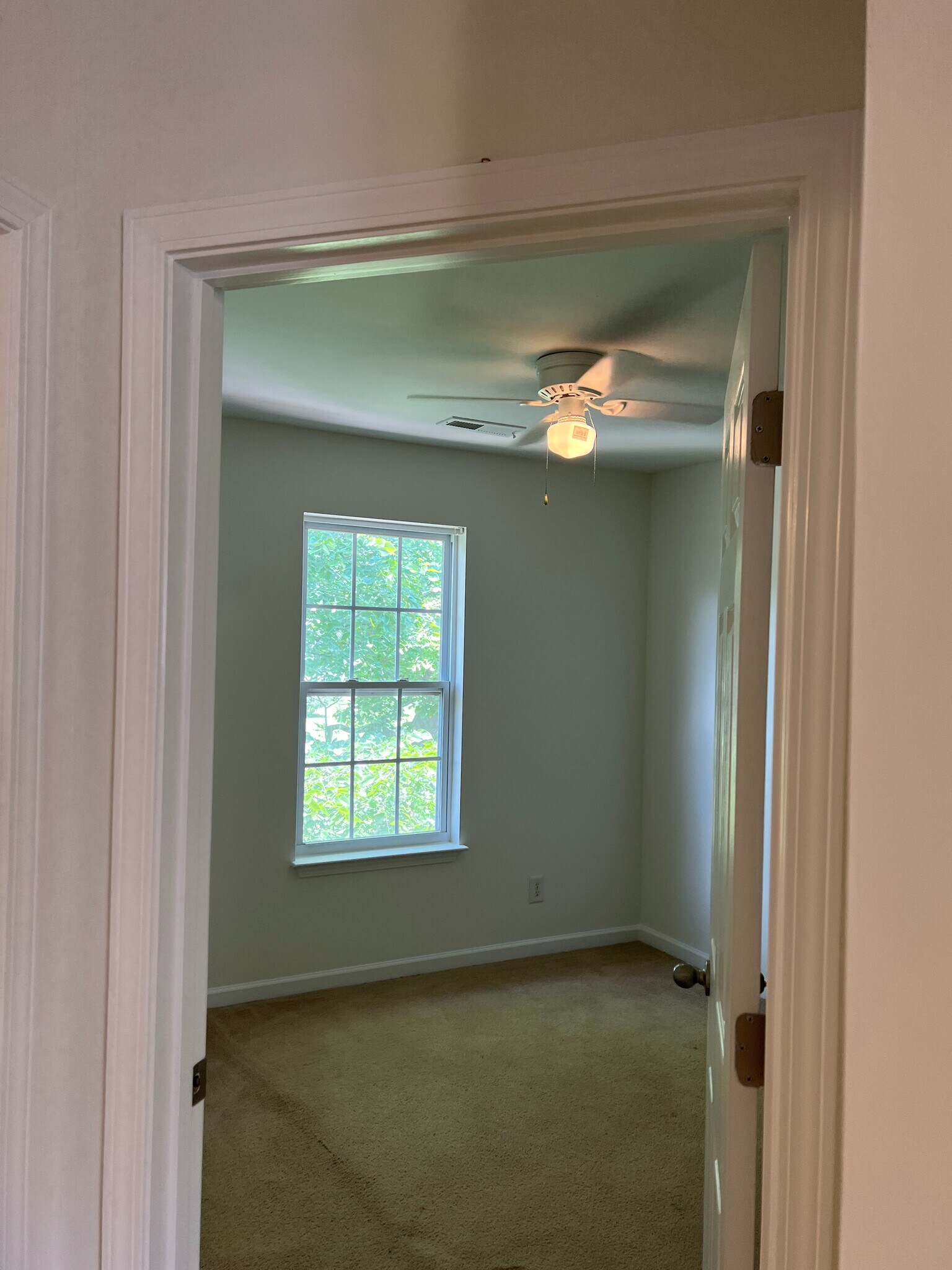 Building Photo - Room in Townhome on Dunlevy Way