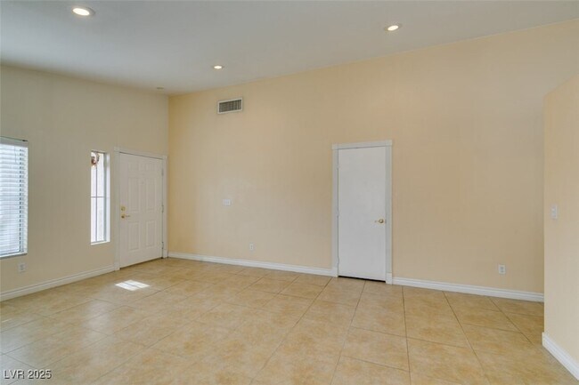 Building Photo - 744 Gritty Garnet Ave