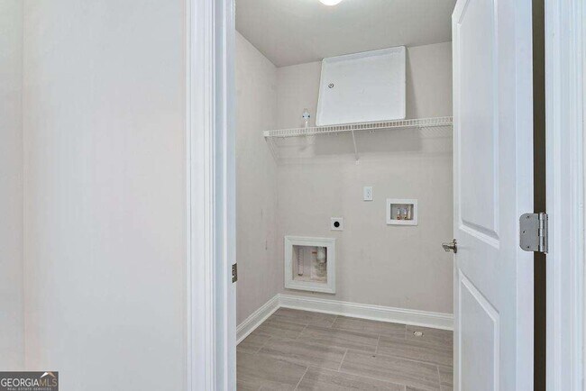 Building Photo - 1395 Harris Way S