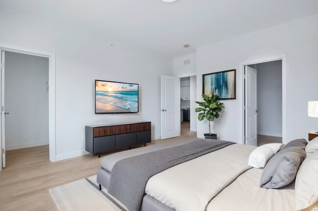 Building Photo - 130 N Main St