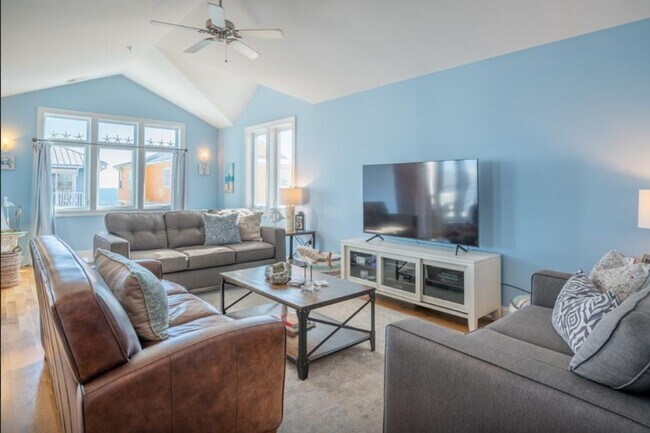 Building Photo - BEAUTFUL FURNISHED WINTER GETAWAY