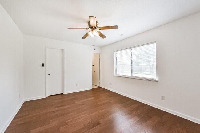 Building Photo - 5402 Dunnethead Dr