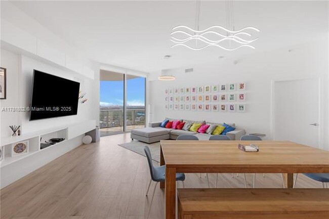 Building Photo - 17111 Biscayne Blvd