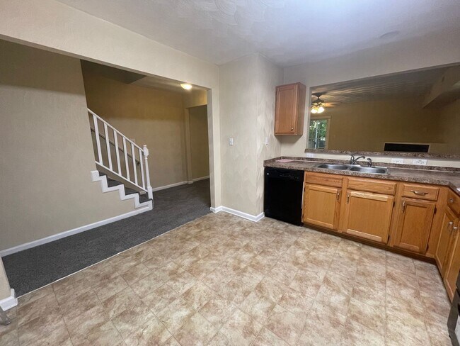 Building Photo - GORGEOUS SINGLE FAMILY 3BR/2.5BA PARK PLAC...