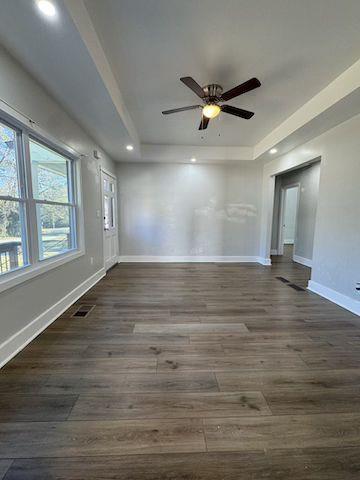 Building Photo - 1946 Hazelwood Dr SE