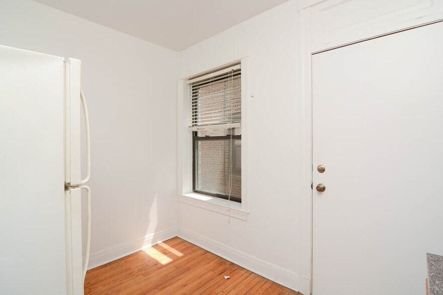 Building Photo - 2647 N Spaulding Ave