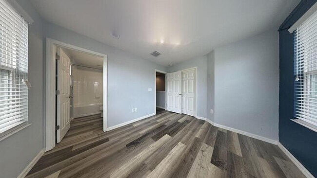 Building Photo - 7031 White Treetop Pl