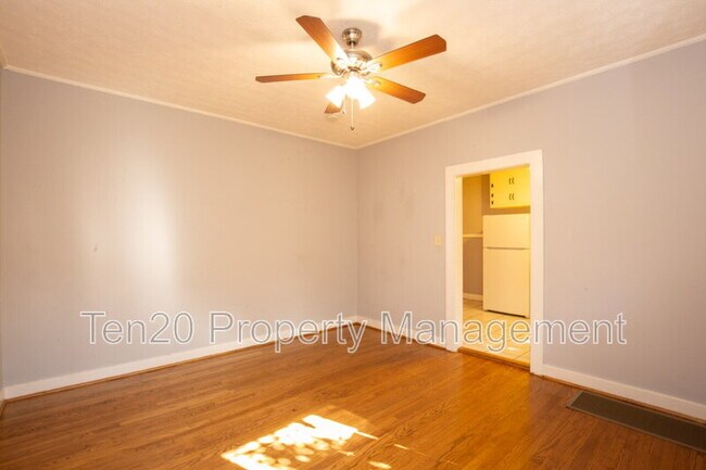 Building Photo - 2618 17th Ave