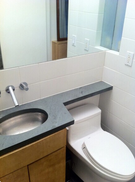 Building Photo - 400 Central Park W