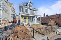 Building Photo - 140 Devon St