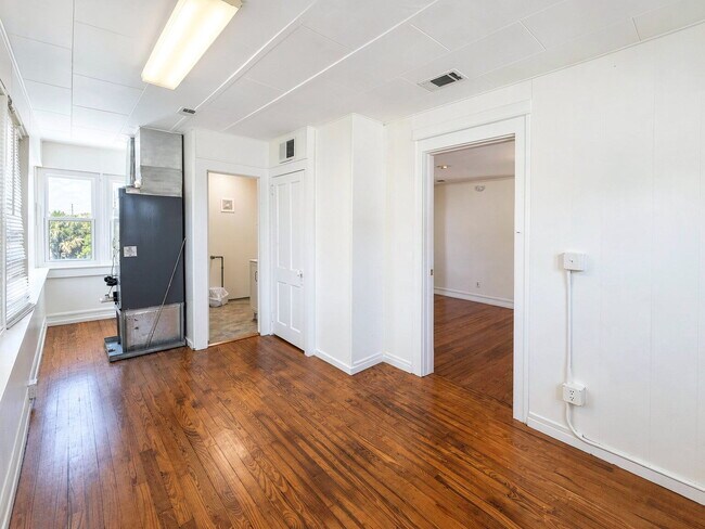 Building Photo - 2 bedroom, 1 bath in Daytona Beach