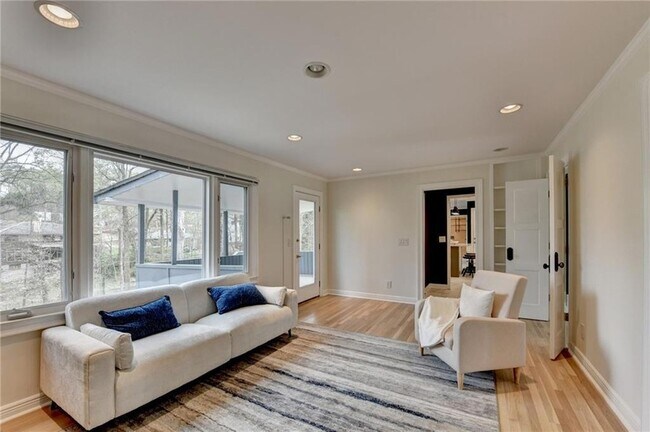 Building Photo - 3914 Granger Dr