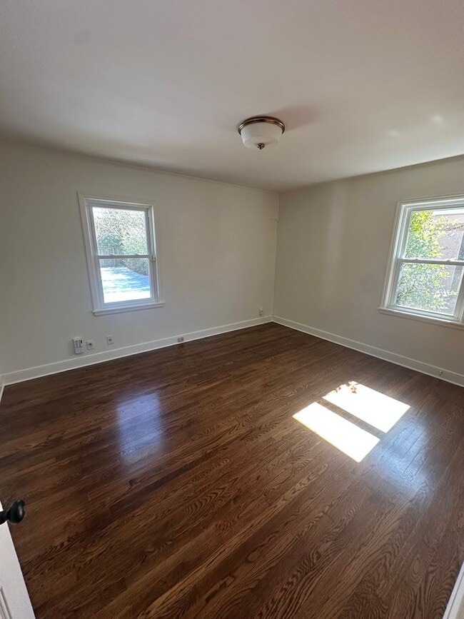 Building Photo - 3BD/2BA Home Located in Colonial Acres