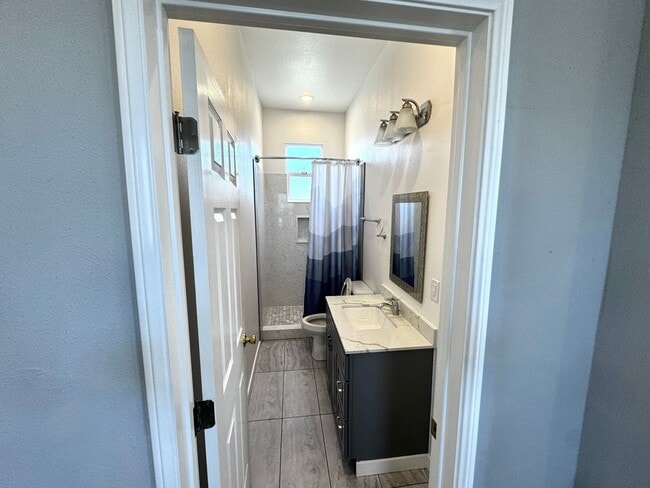Building Photo - 3 BED/2 BATH HOME UPPER UNIT AVAIABLE FOR RENT IN OAKLAND, CA!!!! INCLUDING $500 OFF FIRST MONTHS...