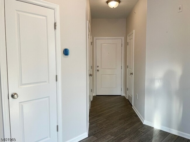 Building Photo - 5 W River Styx Rd