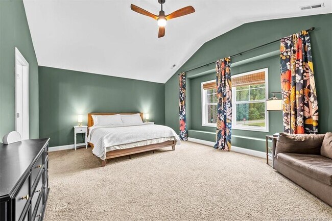 Building Photo - 400 Everest Ct