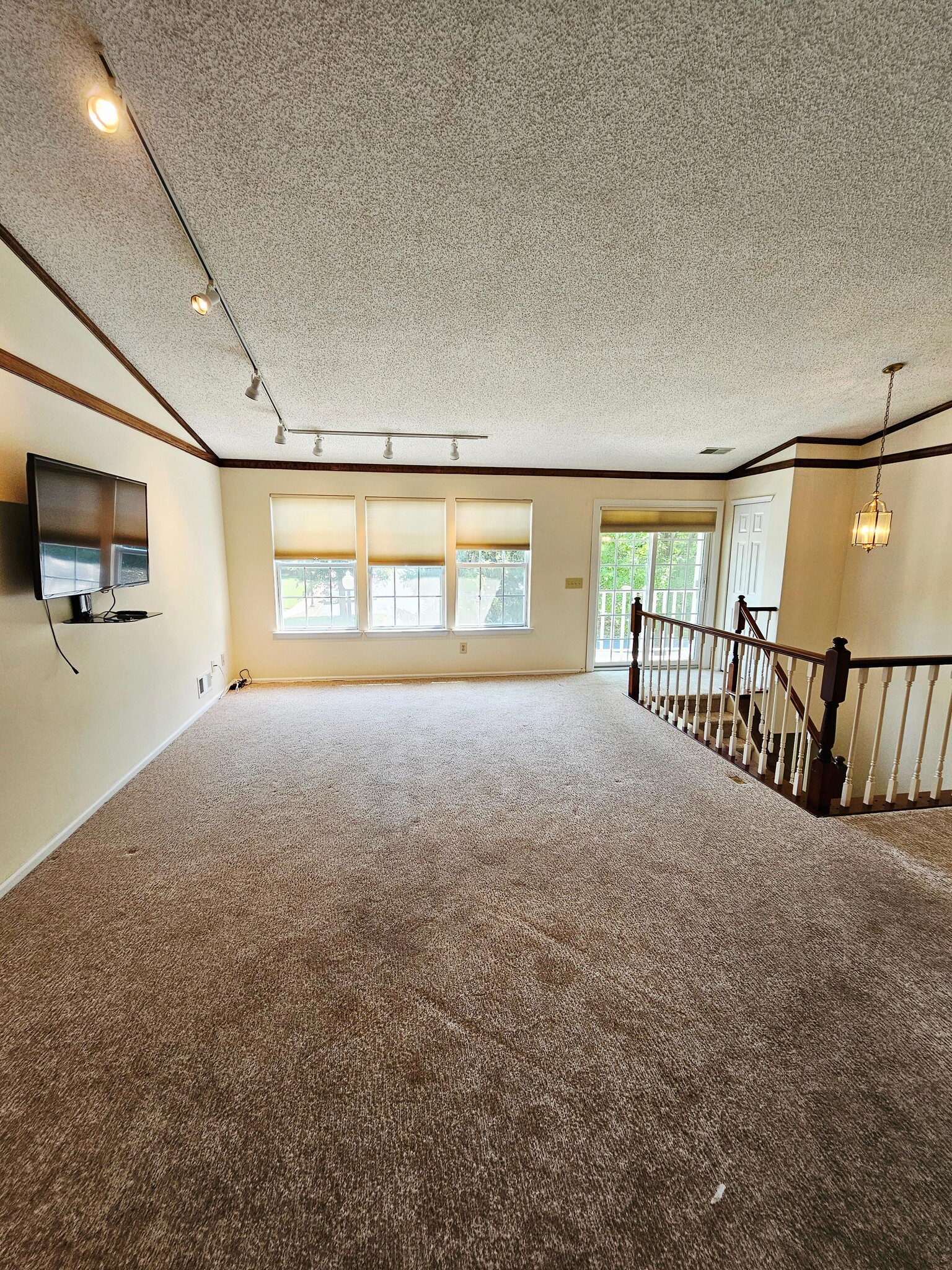 Living Room+Dining - 1990 Mattis St