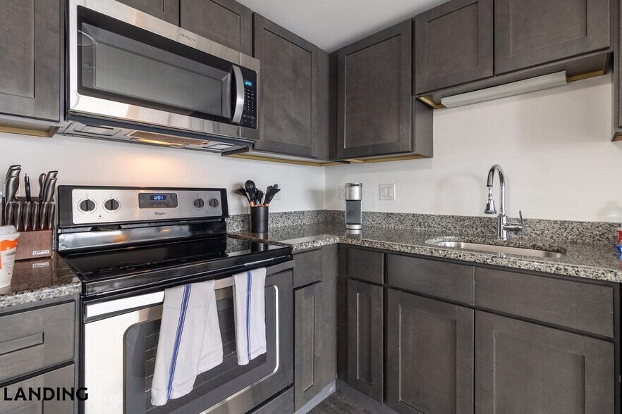 Building Photo - 50 Morgan St N