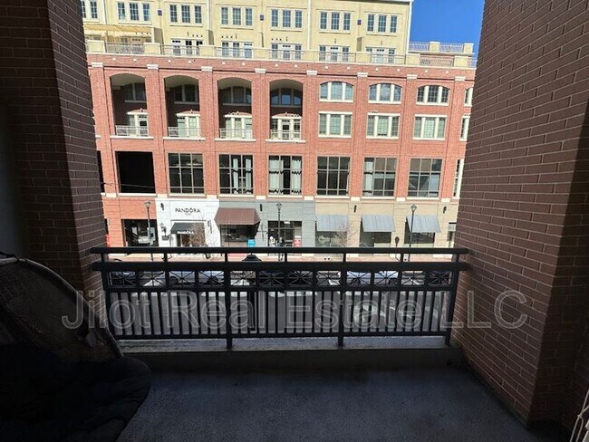 Building Photo - 260 18th St NW