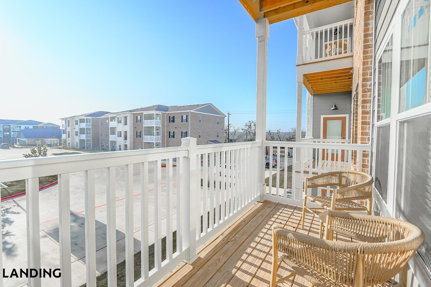 Building Photo - 1650 Harris Hill Rd