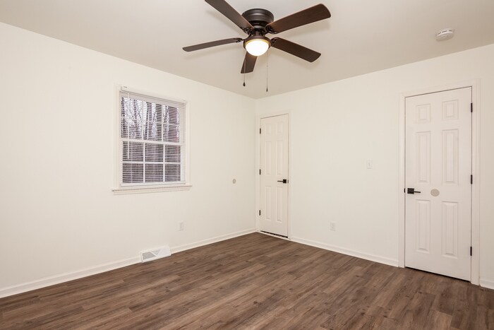 Building Photo - 316 Donna Ave