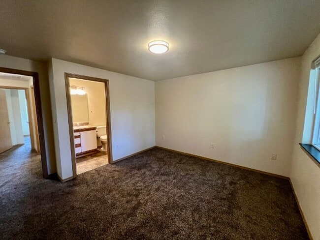 Building Photo - PENDING APPLICATION; Pet Friendly 3 BD Townhome